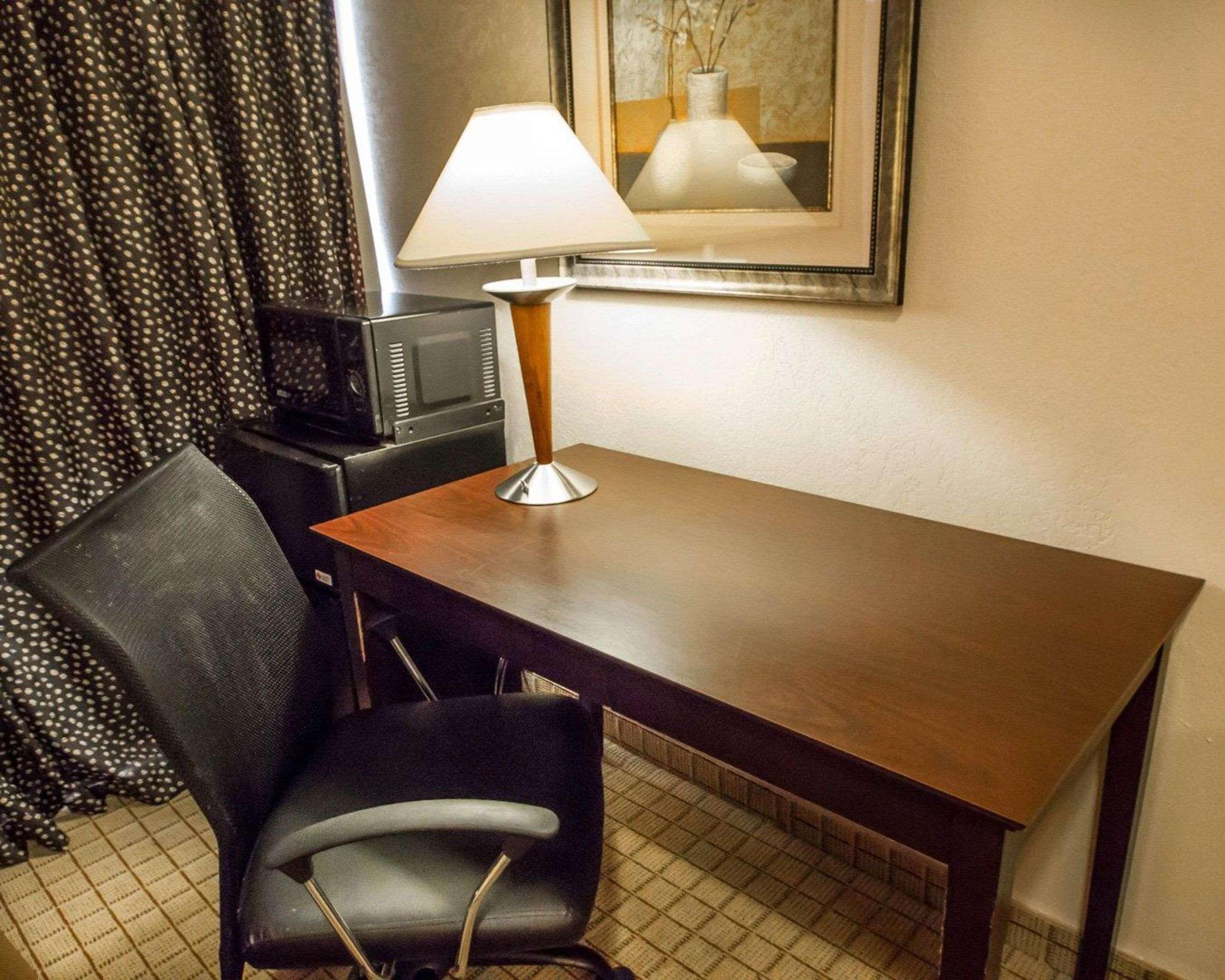 Econo Lodge Inn & Suites Old Saybrook - Westbrook Экстерьер фото