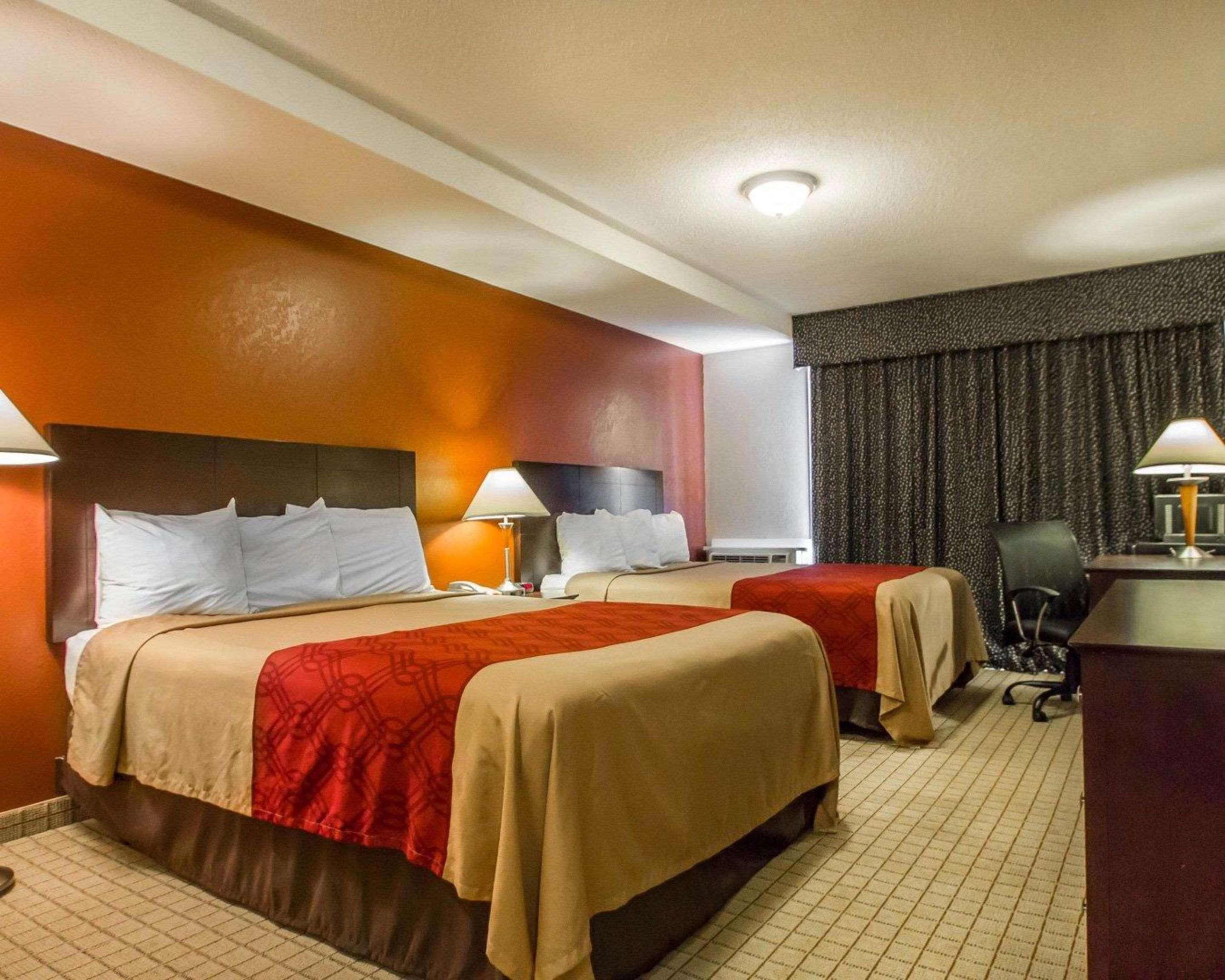 Econo Lodge Inn & Suites Old Saybrook - Westbrook Экстерьер фото