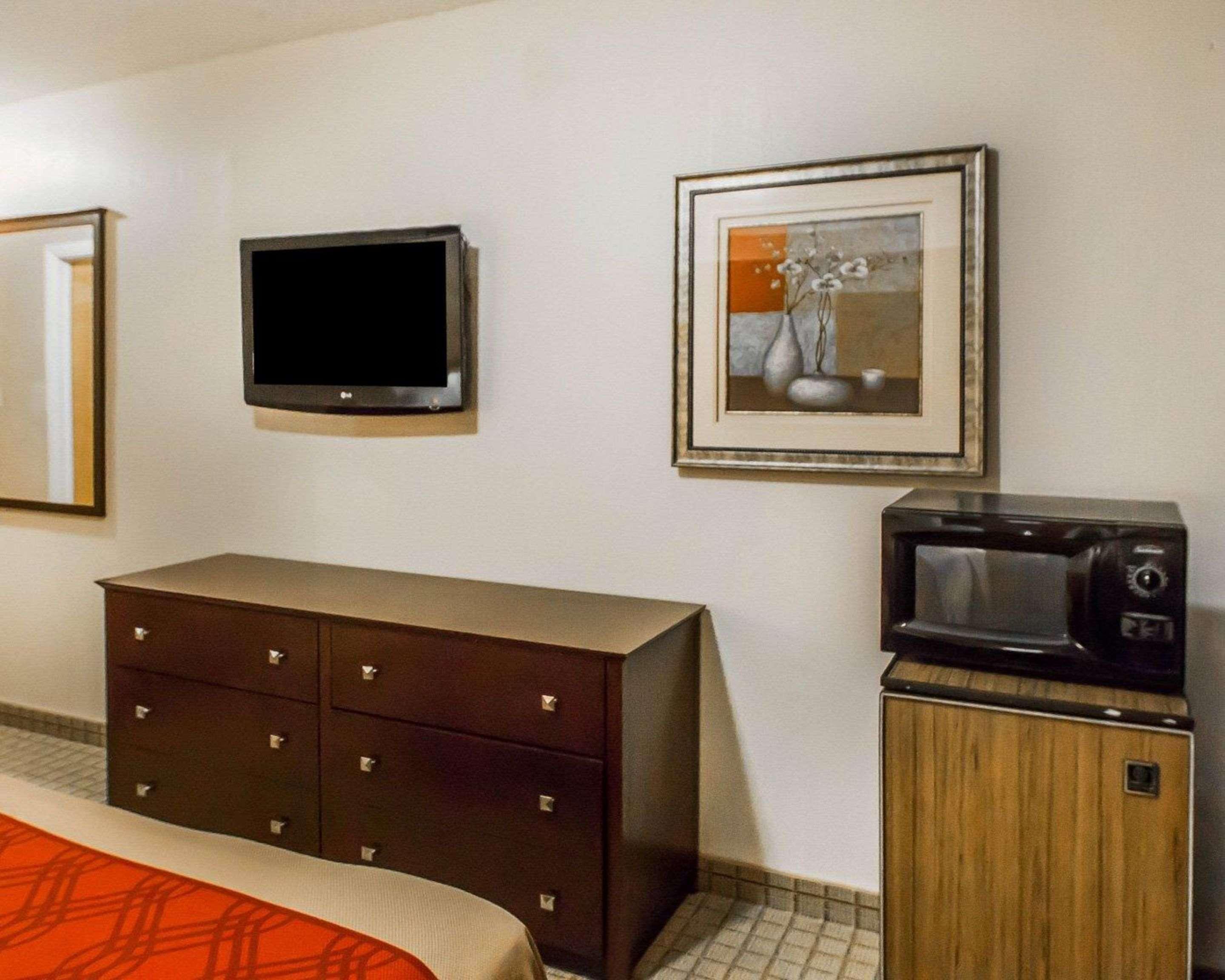 Econo Lodge Inn & Suites Old Saybrook - Westbrook Экстерьер фото