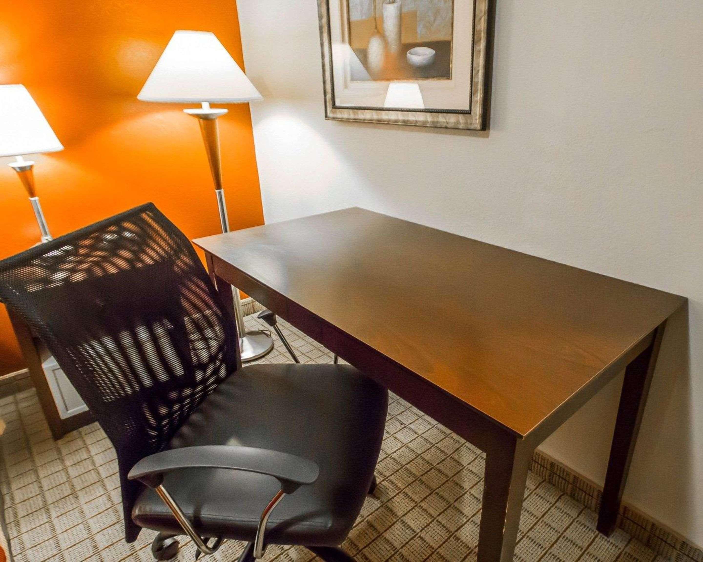 Econo Lodge Inn & Suites Old Saybrook - Westbrook Экстерьер фото