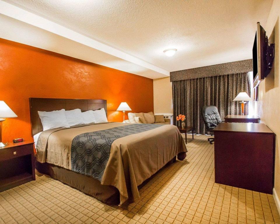 Econo Lodge Inn & Suites Old Saybrook - Westbrook Экстерьер фото