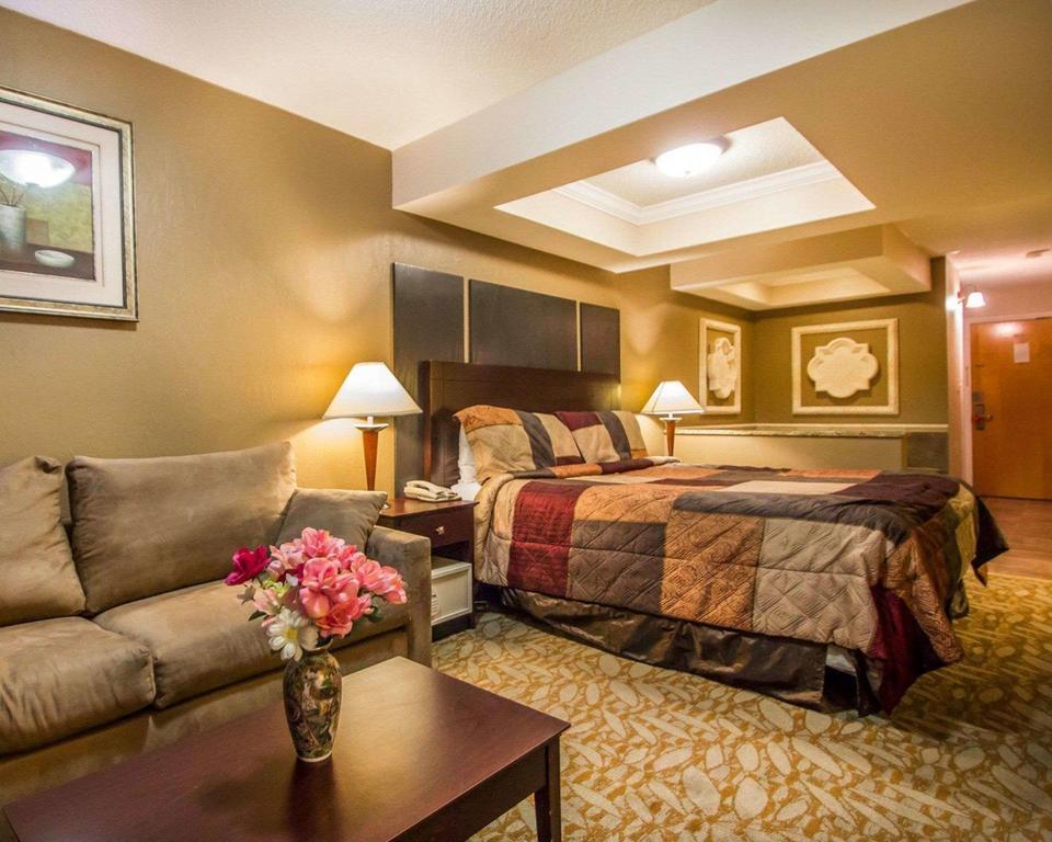 Econo Lodge Inn & Suites Old Saybrook - Westbrook Экстерьер фото