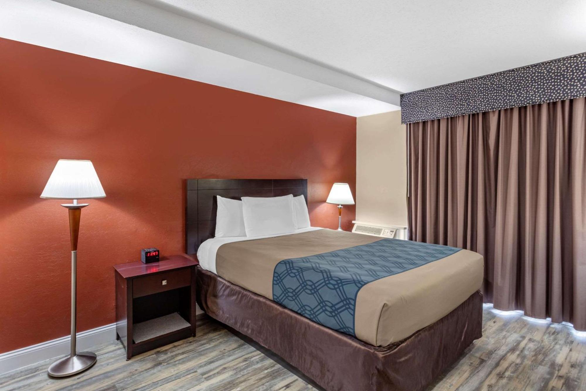 Econo Lodge Inn & Suites Old Saybrook - Westbrook Экстерьер фото