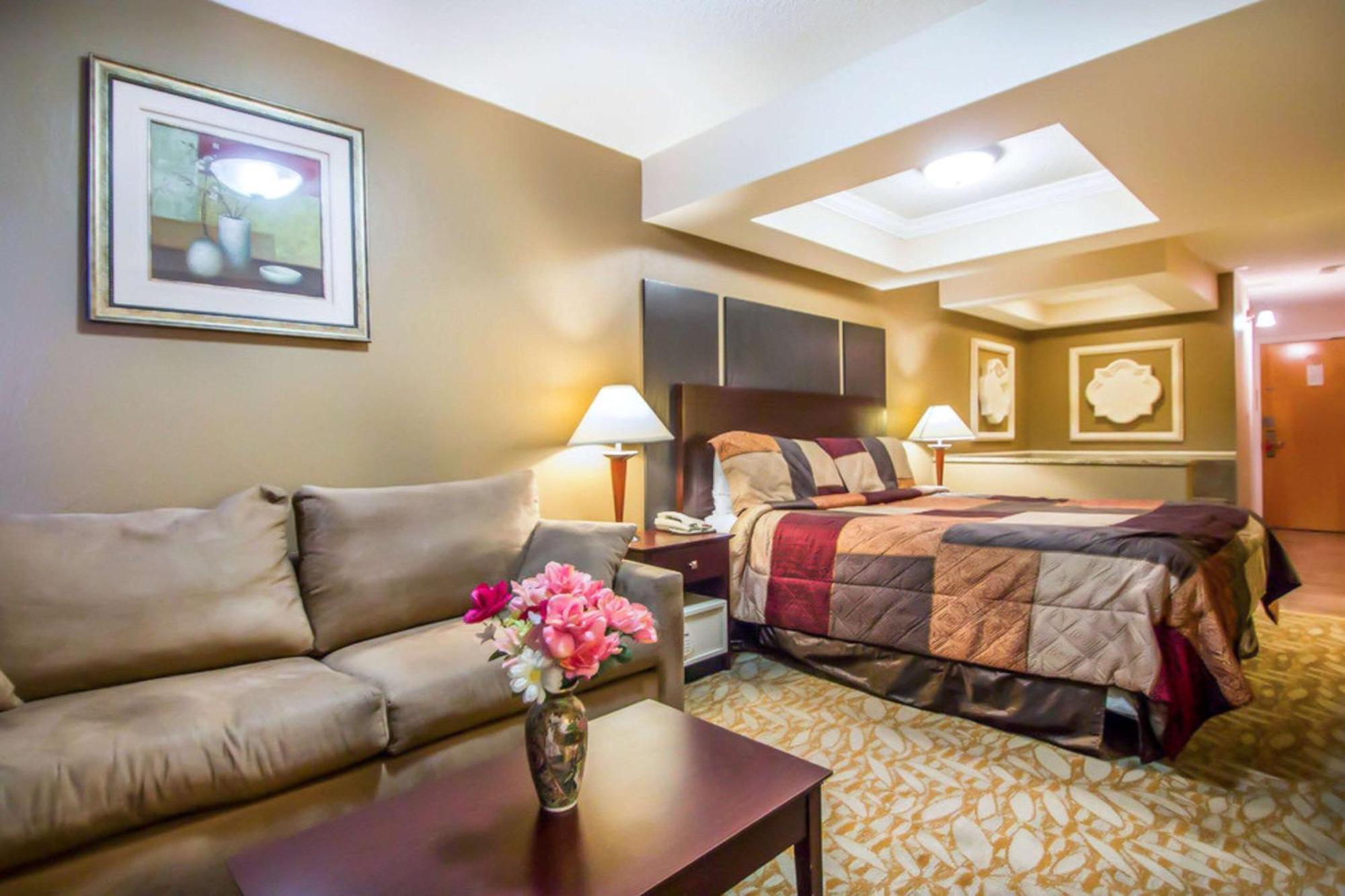Econo Lodge Inn & Suites Old Saybrook - Westbrook Экстерьер фото