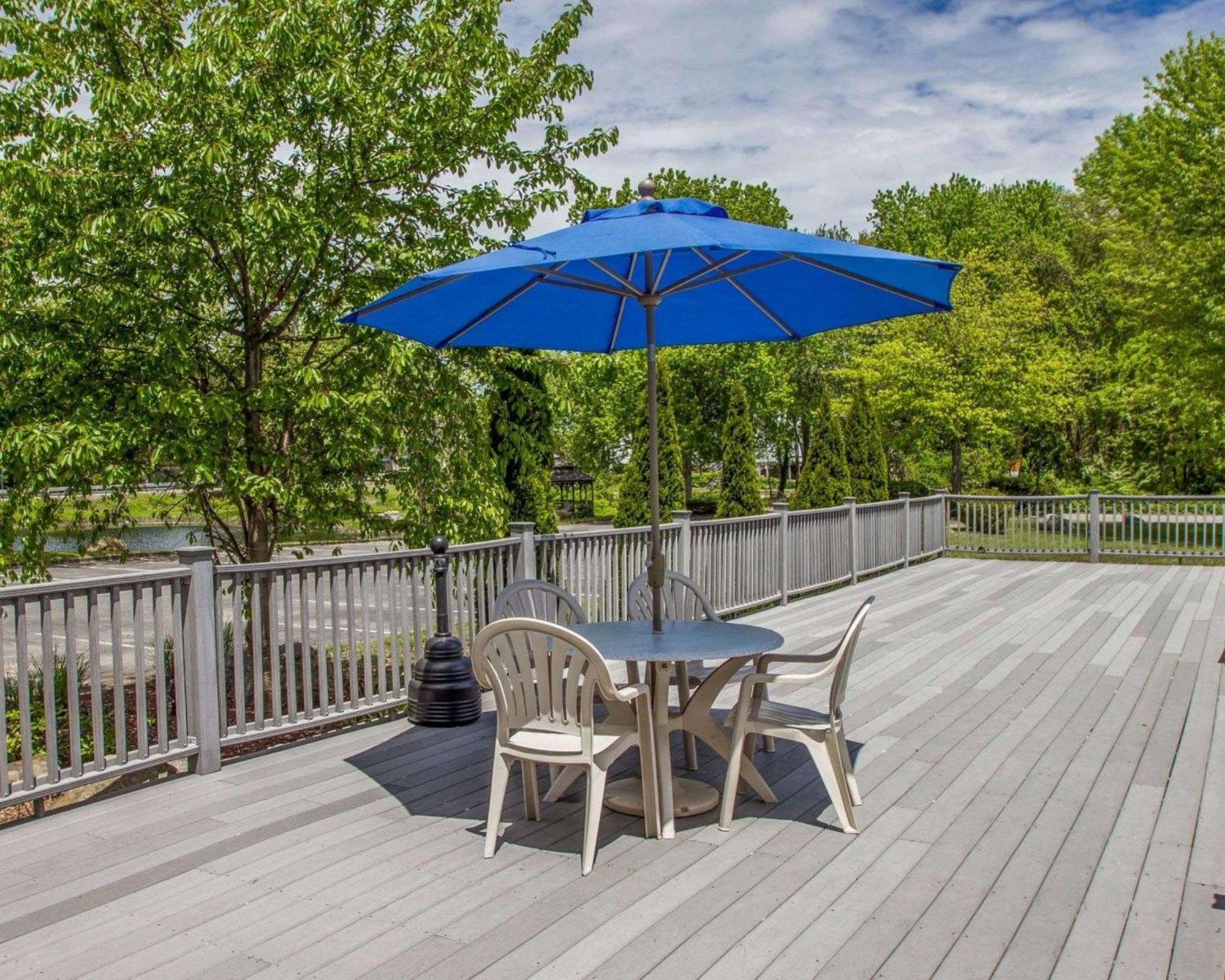 Econo Lodge Inn & Suites Old Saybrook - Westbrook Экстерьер фото