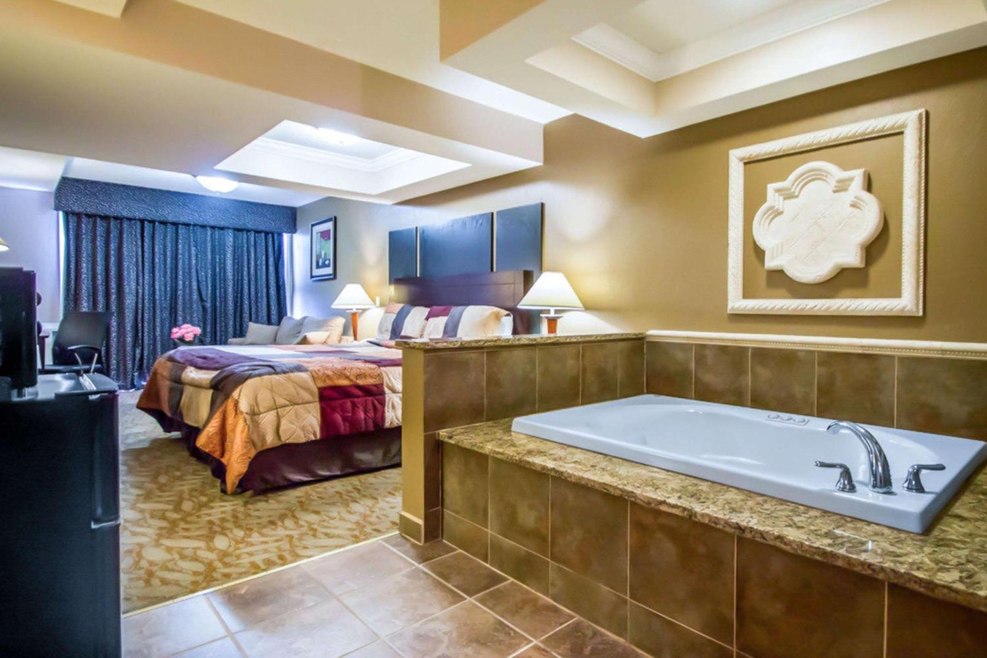 Econo Lodge Inn & Suites Old Saybrook - Westbrook Экстерьер фото