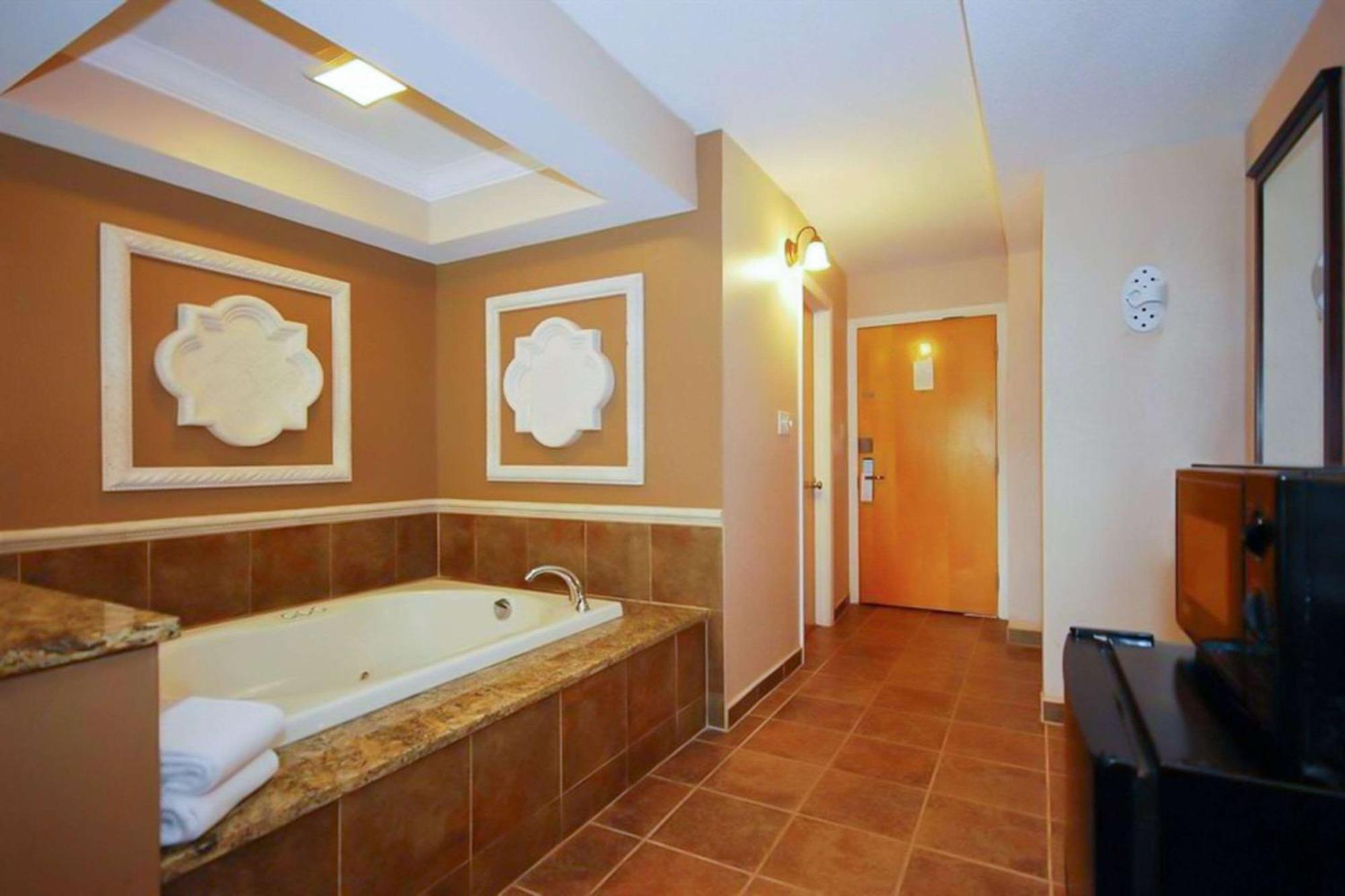 Econo Lodge Inn & Suites Old Saybrook - Westbrook Экстерьер фото