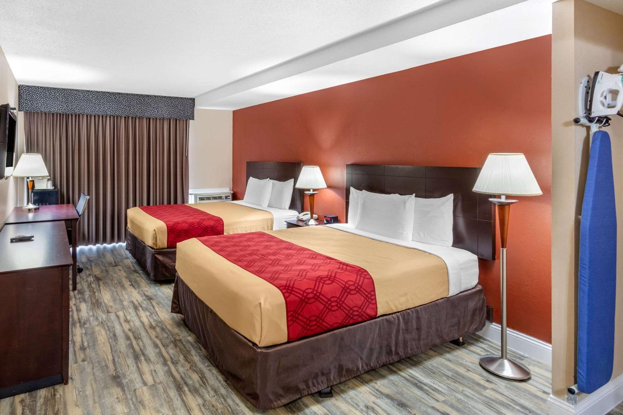 Econo Lodge Inn & Suites Old Saybrook - Westbrook Экстерьер фото