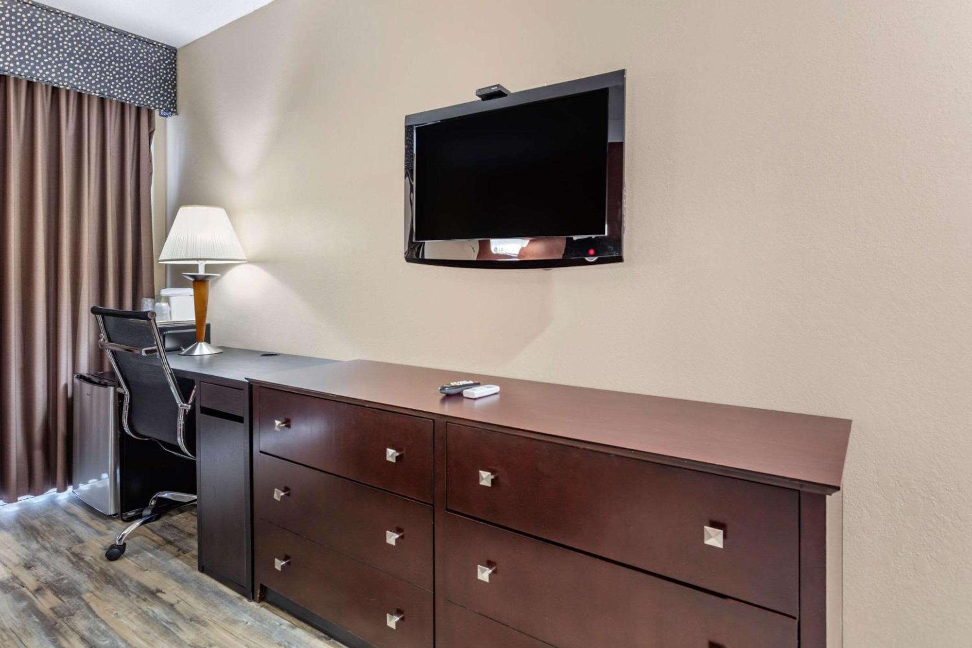 Econo Lodge Inn & Suites Old Saybrook - Westbrook Экстерьер фото