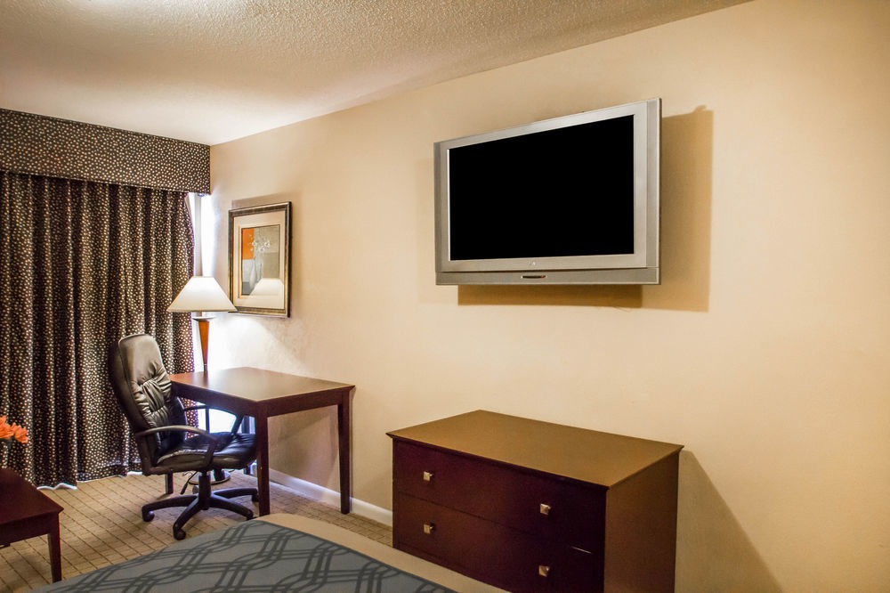 Econo Lodge Inn & Suites Old Saybrook - Westbrook Экстерьер фото